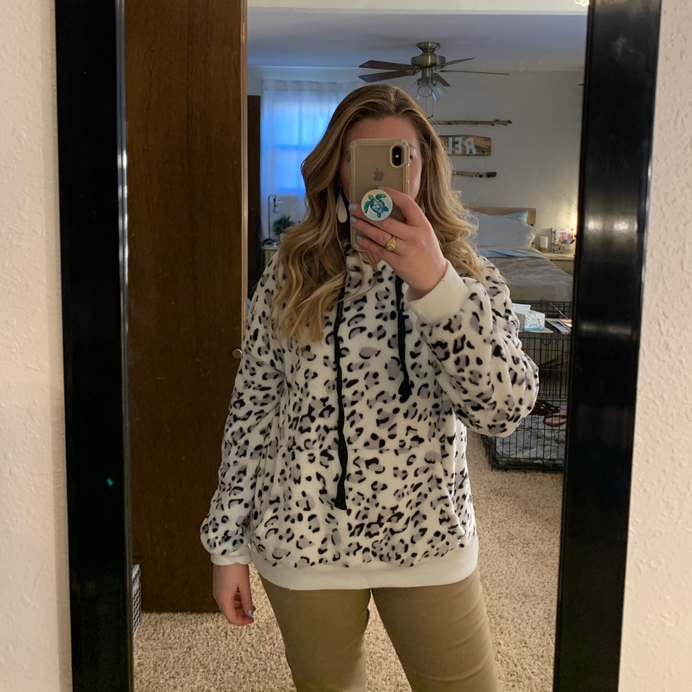 Pink Lily white leopard print fuzzy pullover